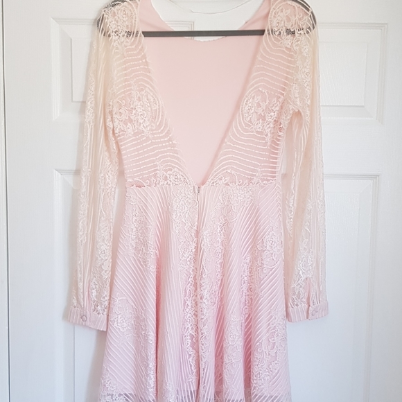 🇺🇦Ukraine fundraiser: L'ATISTE Pink Lace Dress - Picture 7 of 10